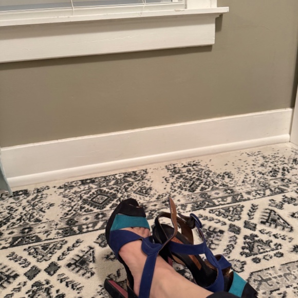 High heels - Picture 4 of 7